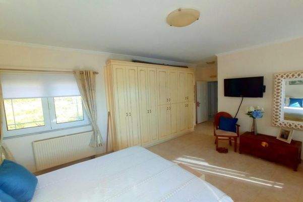 Kreta, Kavousi: Tolle Villa mit Pool, Meerblick und Olivenhain zu verkaufen