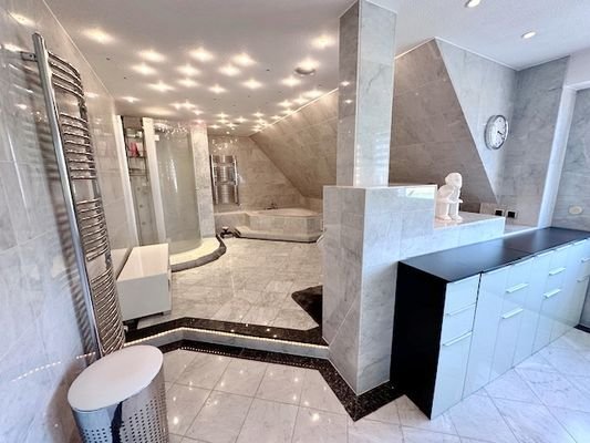 Badezimmer DG