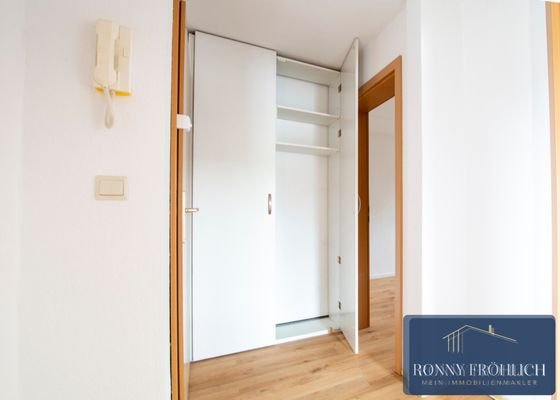 Einbauschrank im Flur