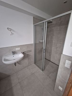Bad-Dusche