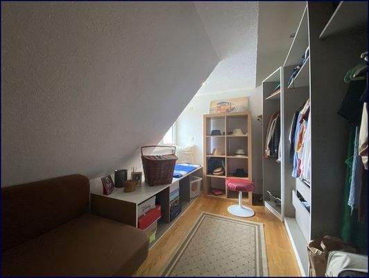 Kinder-/Ankleidezimmer