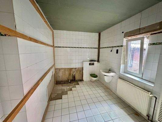 Bad 1 (Badewanne fehlt)