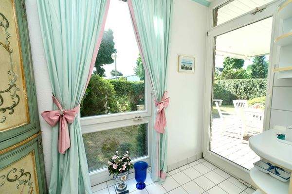 Blick von der Küche zum Garten