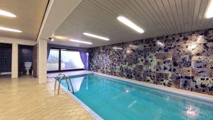 Innenpool im Souterrain