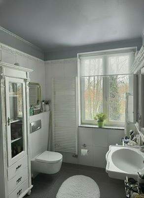 V | OG-Bad mit Dusch