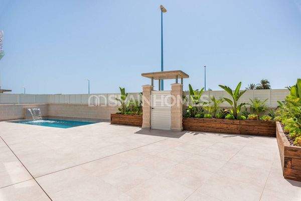 Fashionable Detached Houses Close to the Beach in Palomares