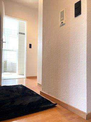 Flur zu Bad und Schlafzimmer.jpg