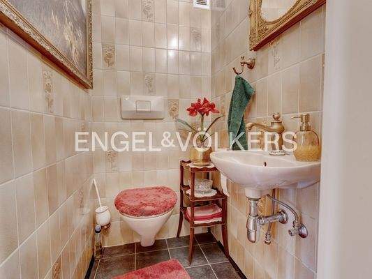 ...und separatem WC.