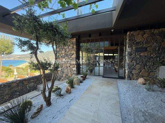 Seafront Properties with Unique Views in Alanya Carsi