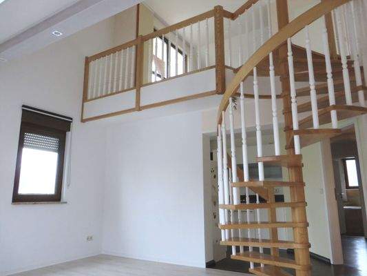 Treppe zur oberen Wohnebene