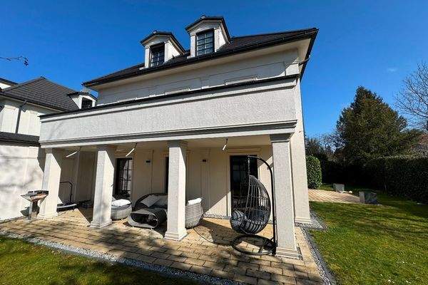 Blick auf die Terrasse und Garten