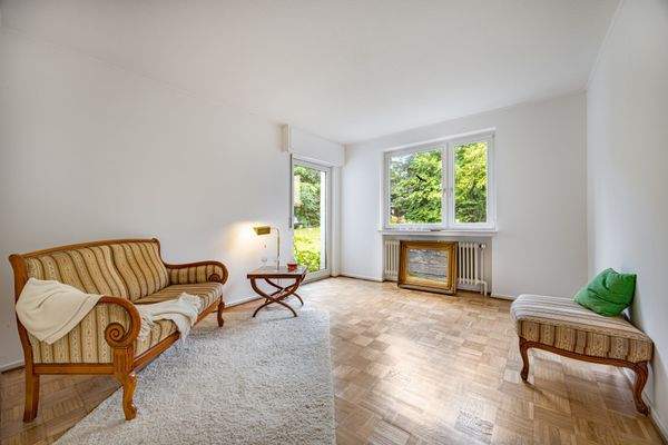 sowie weitere Arbeitszimmer