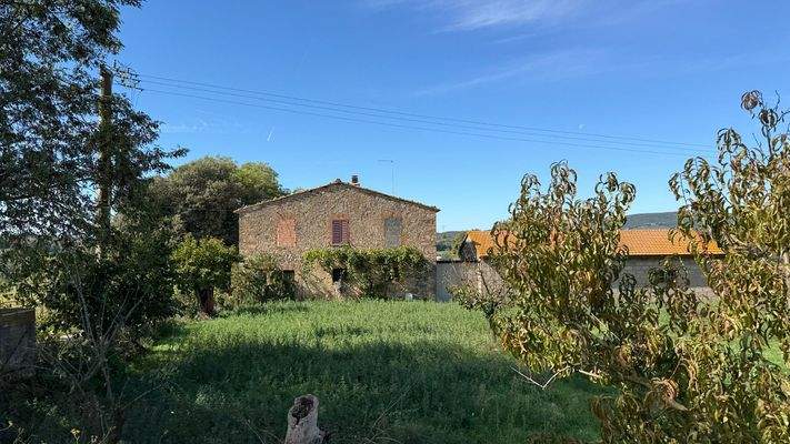 Bauernhaus mit 9 Hektar Land