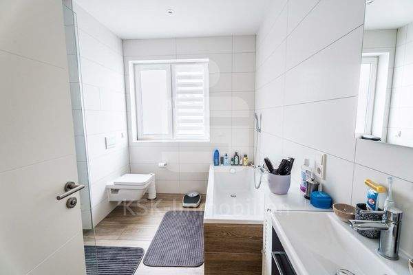 Bad Obergeschoss Nebenhaus