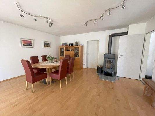 Eßzimmer mit Schwedenofen