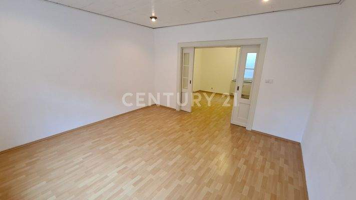 Wohnzimmer EG-Wohnung WG I -  leerstehend