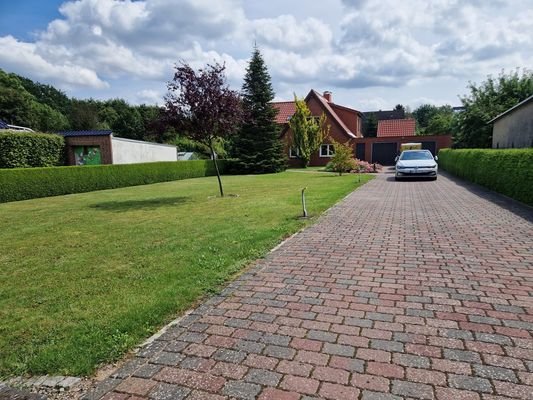 Zuwegung zum Haus 
