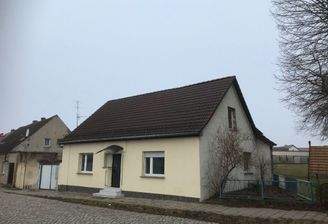 Straßenansicht Wohnhaus