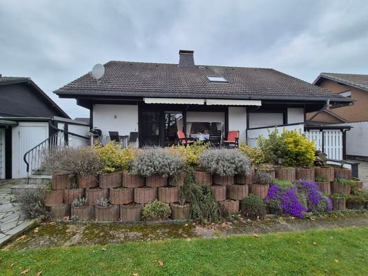 Hausansicht Garten.jpg