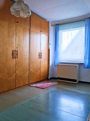 großer Einbauschrank