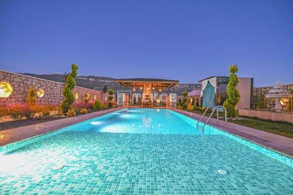 Detached Townhouse with 2 Bedrooms and Furniture in Kaş Kalkan