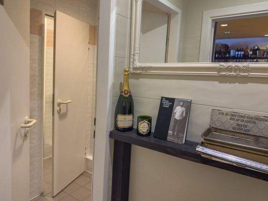 Herren- und Damentoiletten