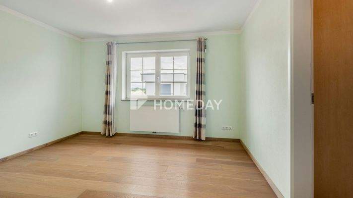 1. OG Schlafzimmer 1