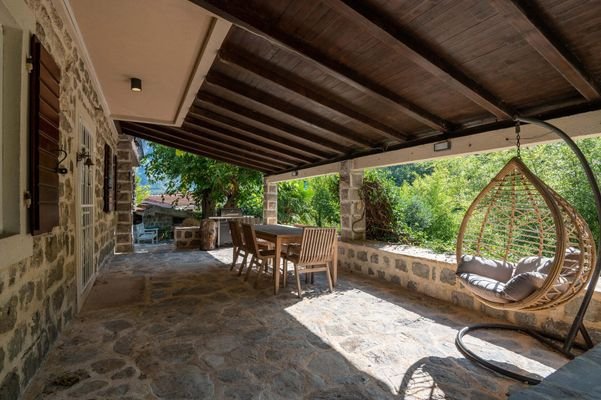 3 - Kotor, Prcanj – renovated stone farmhouse 150 