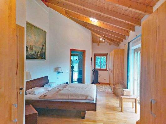Master-Schlafzimmer mit Ankleide