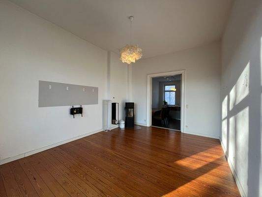 Wohnzimmer mit Kamin