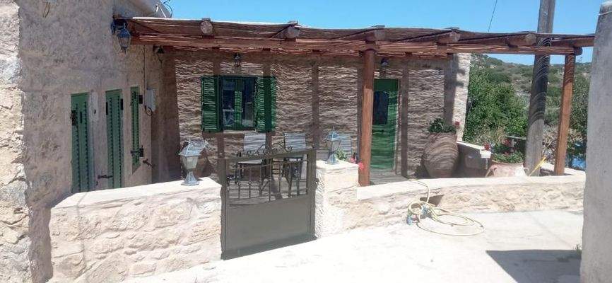 Ostkreta, Exo Apidi: Einzigartige traditionelle Villa mit Studio zu verkaufen