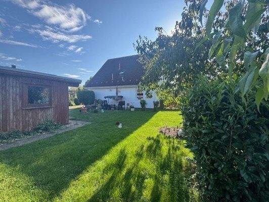 Grundstück mit Geräteschuppen