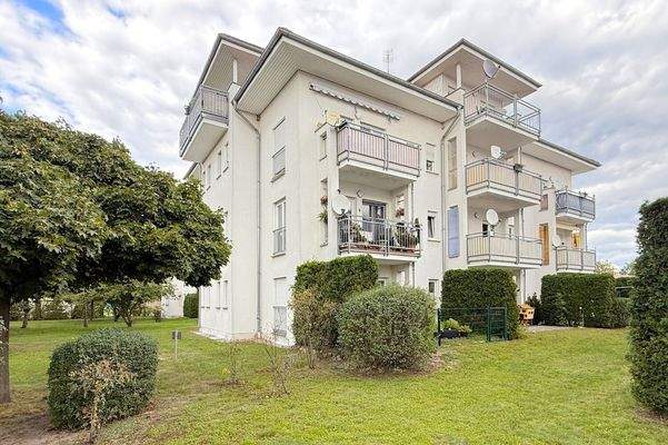 Mehrfamilienhaus mit 12 Wohneinheiten