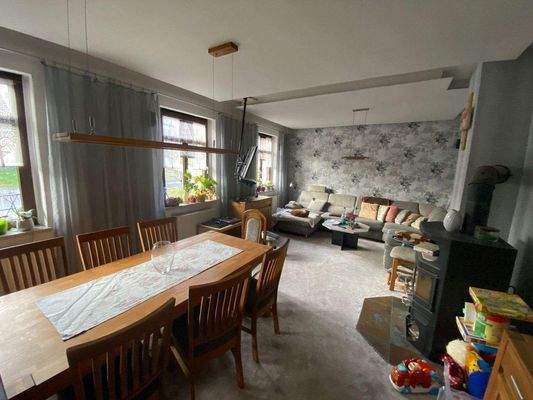 Großes Wohnzimmer im EG (2).jpg