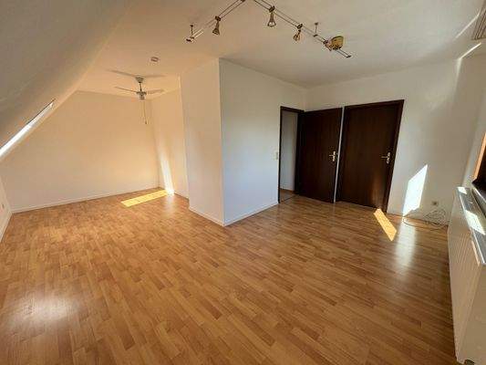 Wohnzimmer oder Schlafzimmer 1. OG