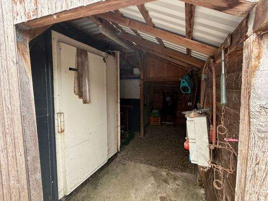 Schuppen mit Kühlhaus