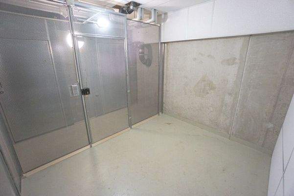 großzügiges Kellerabteil mit Strom