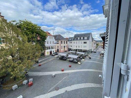 Blick auf den schönen Platz