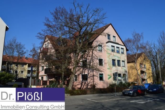 Großzügige Dachgeschoss-Wohnung inkl. TG, mit Burgblick am Vestnertorgraben!