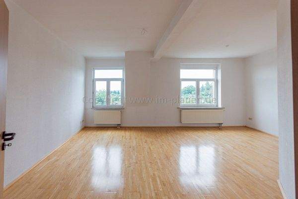 Wohnzimmer mit Parkett