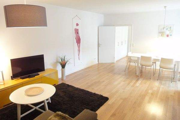 Wohnzimmer / Essbereich