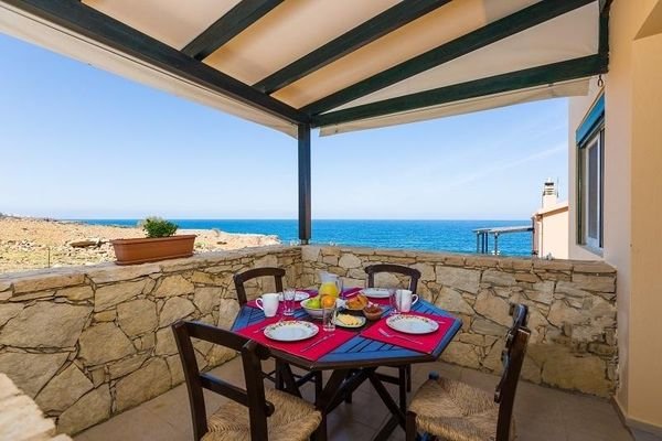 Kreta, Panormos: Haus mit 2 Wohnungen in einer Wohnanlage zu verkaufen