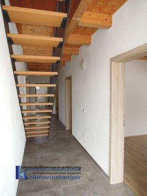 mit Aufgang zum Studio