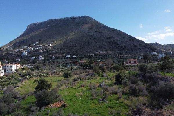 Kreta, Kokkino Chorio: Landschaftlich reizvolles Grundstück mit Meerblick zu verkaufen