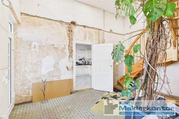 Diele mit Treppe zum OG