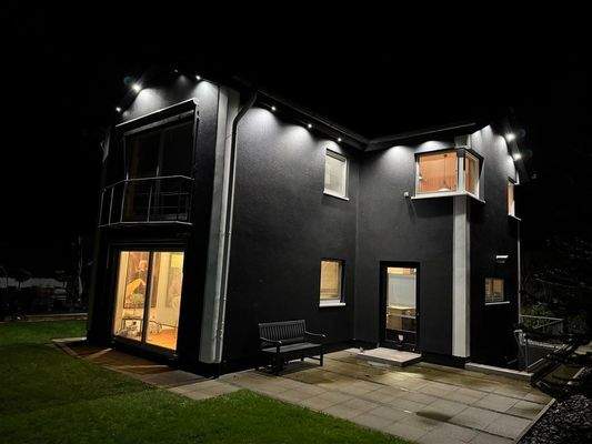 Garten-Ansicht bei Nacht