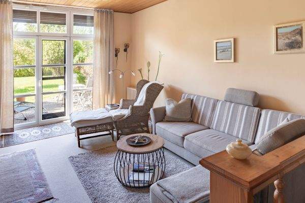 Wohnbereich mit angrenzender Terrasse