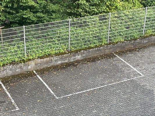 Großer PKW - Stellplatz