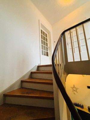 Zugang zur Wohnung im Obergeschoss