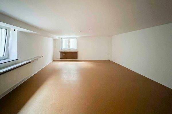 Großer Hobbyraum im UG